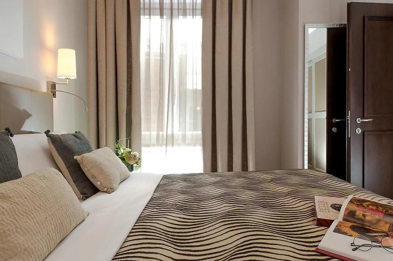 Daphne Suites Roma