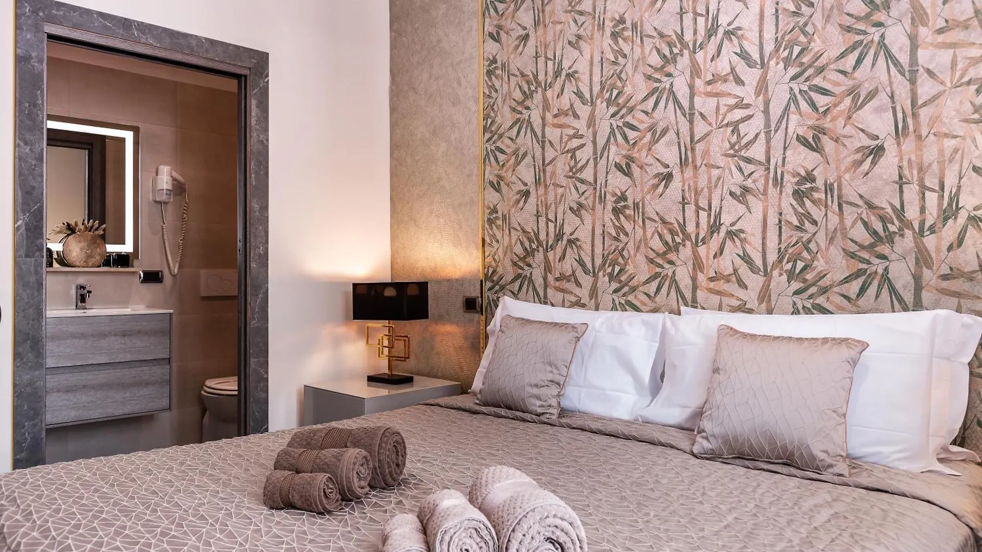 Daphne Suites Roma 0*,