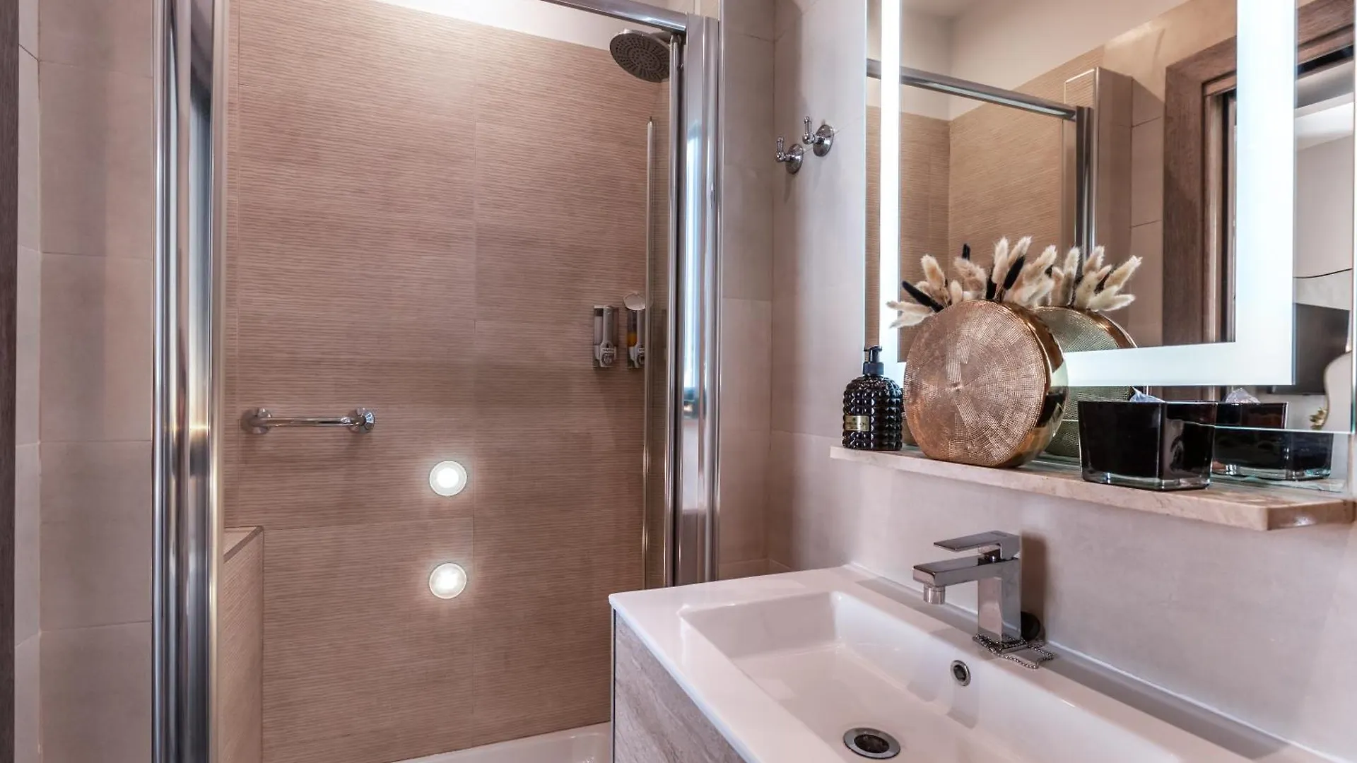 Daphne Suites Roma 0*,