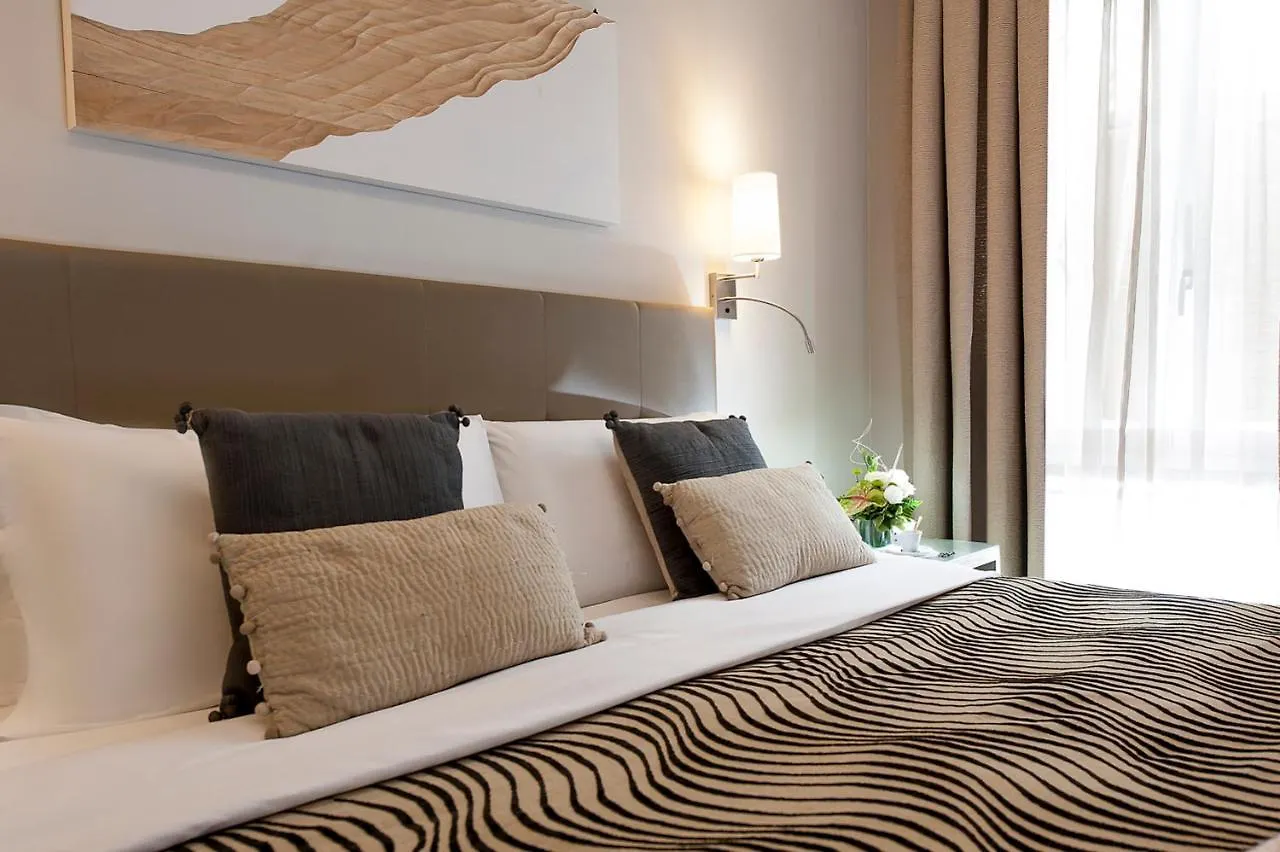 Daphne Suites Rome Guest house